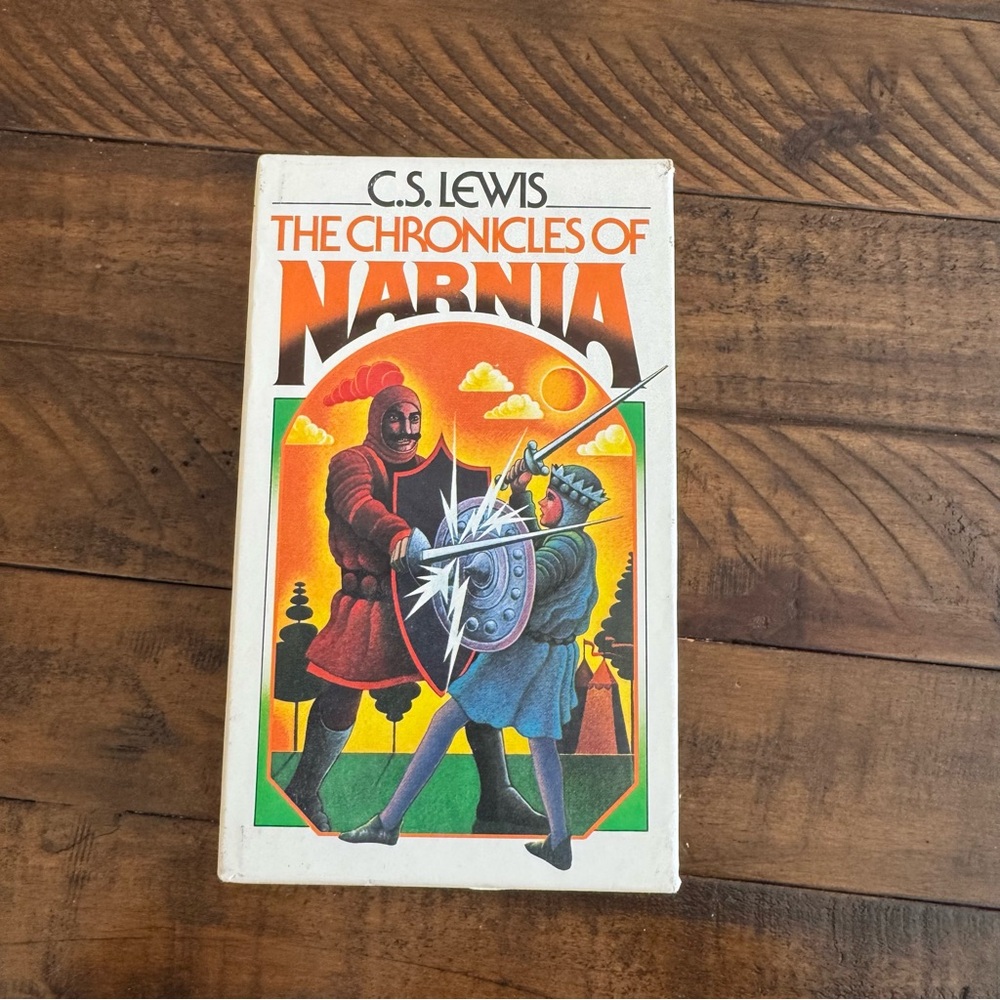 C.S. Lewis The Chronicles of Narnia Paperback box set